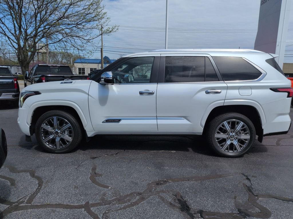 Used 2024 Toyota Sequoia Capstone AWD/4WD image 2
