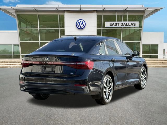 Used 2025 Volkswagen Jetta SE image 3