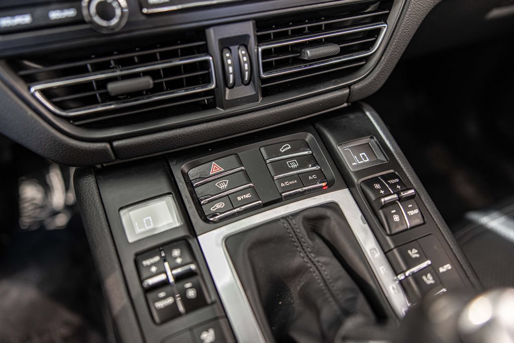 Used 2021 Porsche Macan S AWD/4WD image 31