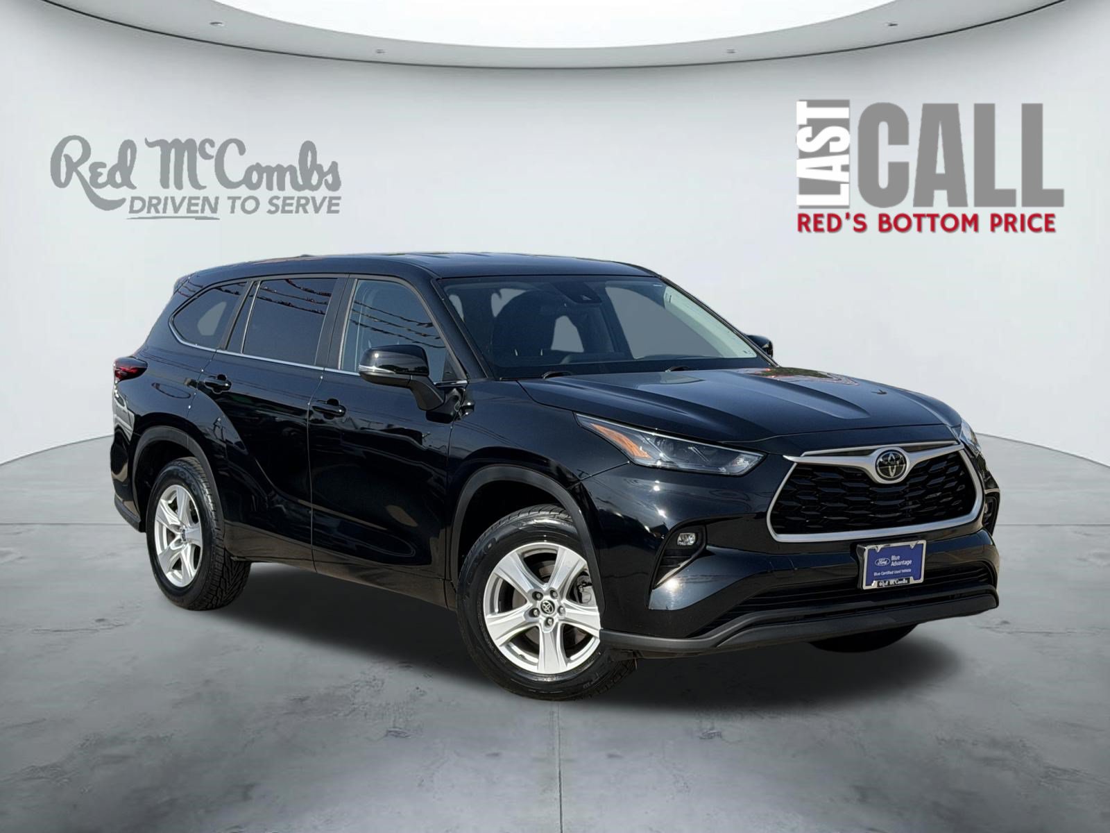Used 2025 Toyota Highlander LE FWD image 1