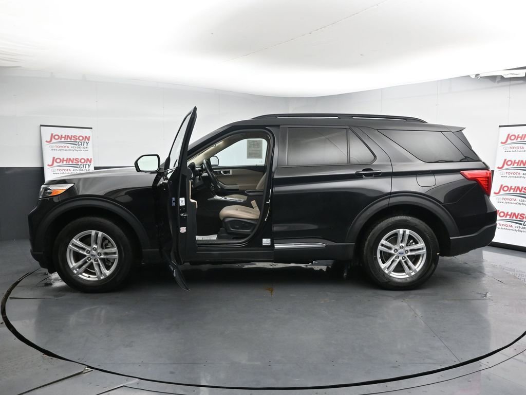 Used 2023 Ford Explorer XLT w/ Equipment Group 202A image 5