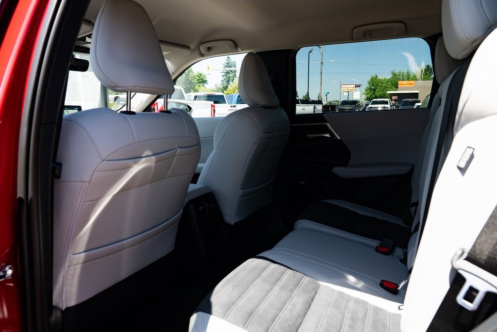 New 2025 Mitsubishi Outlander SEL image 22