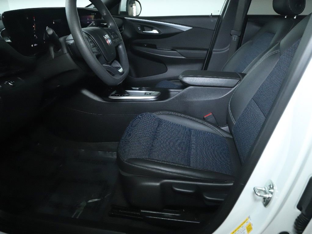 Used 2025 Buick Envista Preferred image 18