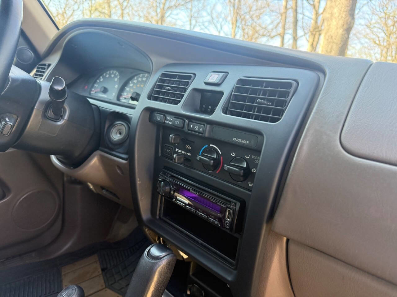 Used 2000 Toyota 4Runner SR5 AWD/4WD image 40