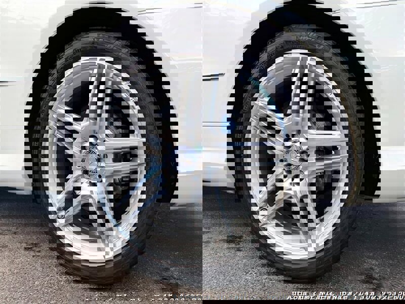 Used 2011 Mercedes-Benz E 550 Cabriolet image 28