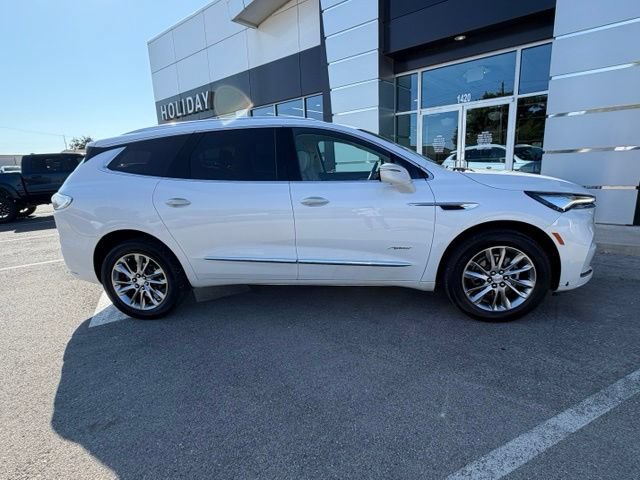 Used 2022 Buick Enclave Avenir w/ Avenir Technology Package FWD image 6