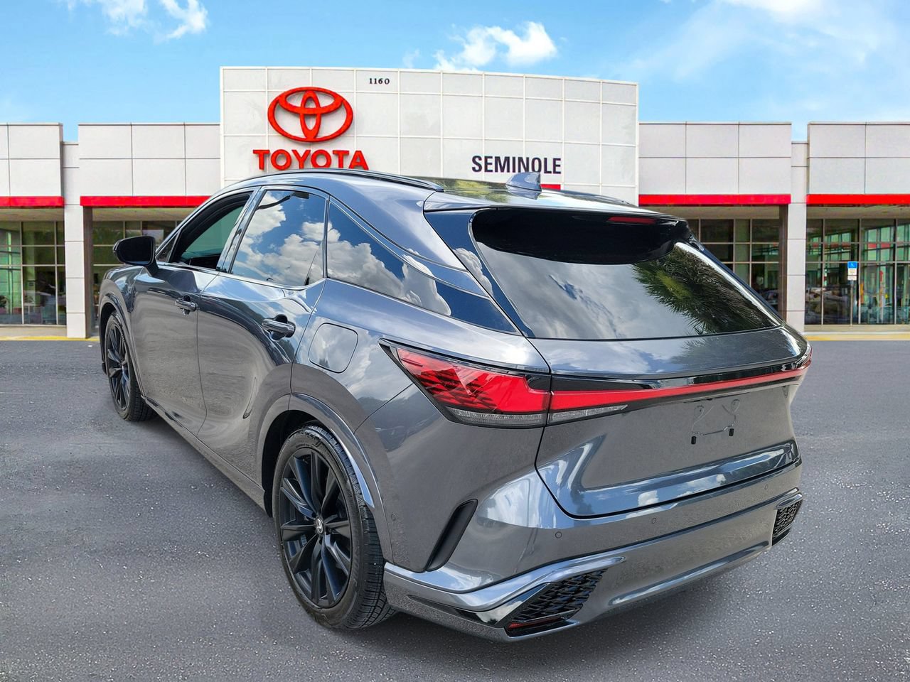 Used 2024 Lexus RX 500h F Sport w/ Convenience Package AWD/4WD image 4
