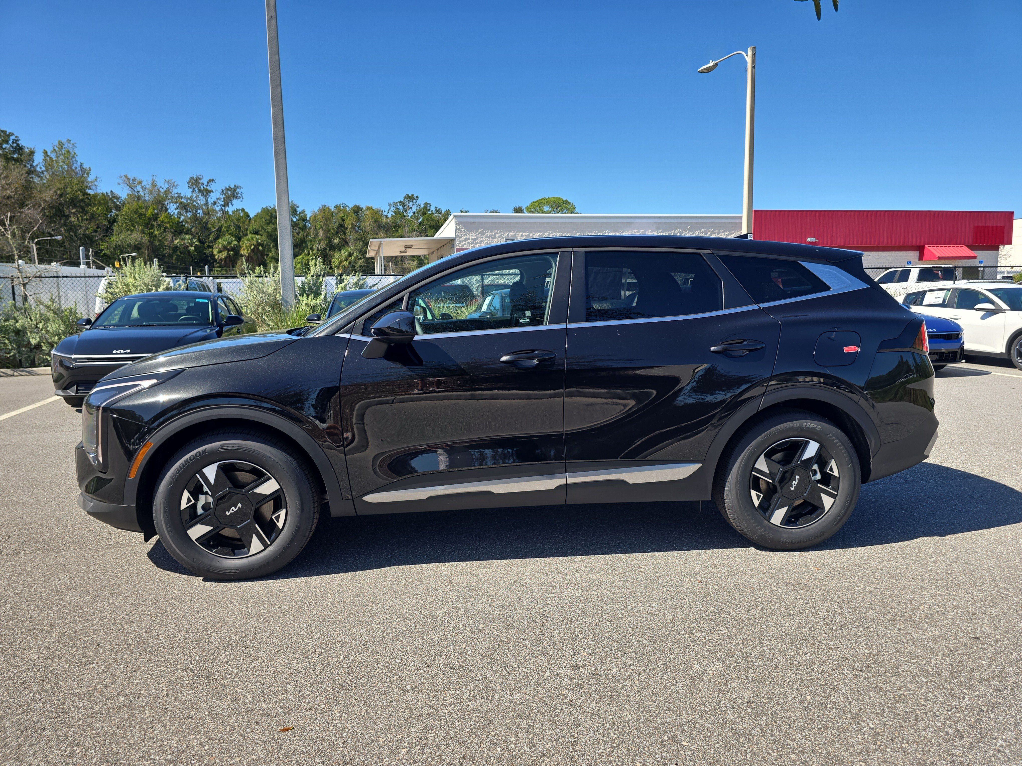 New 2027 Kia Sportage LX FWD image 5
