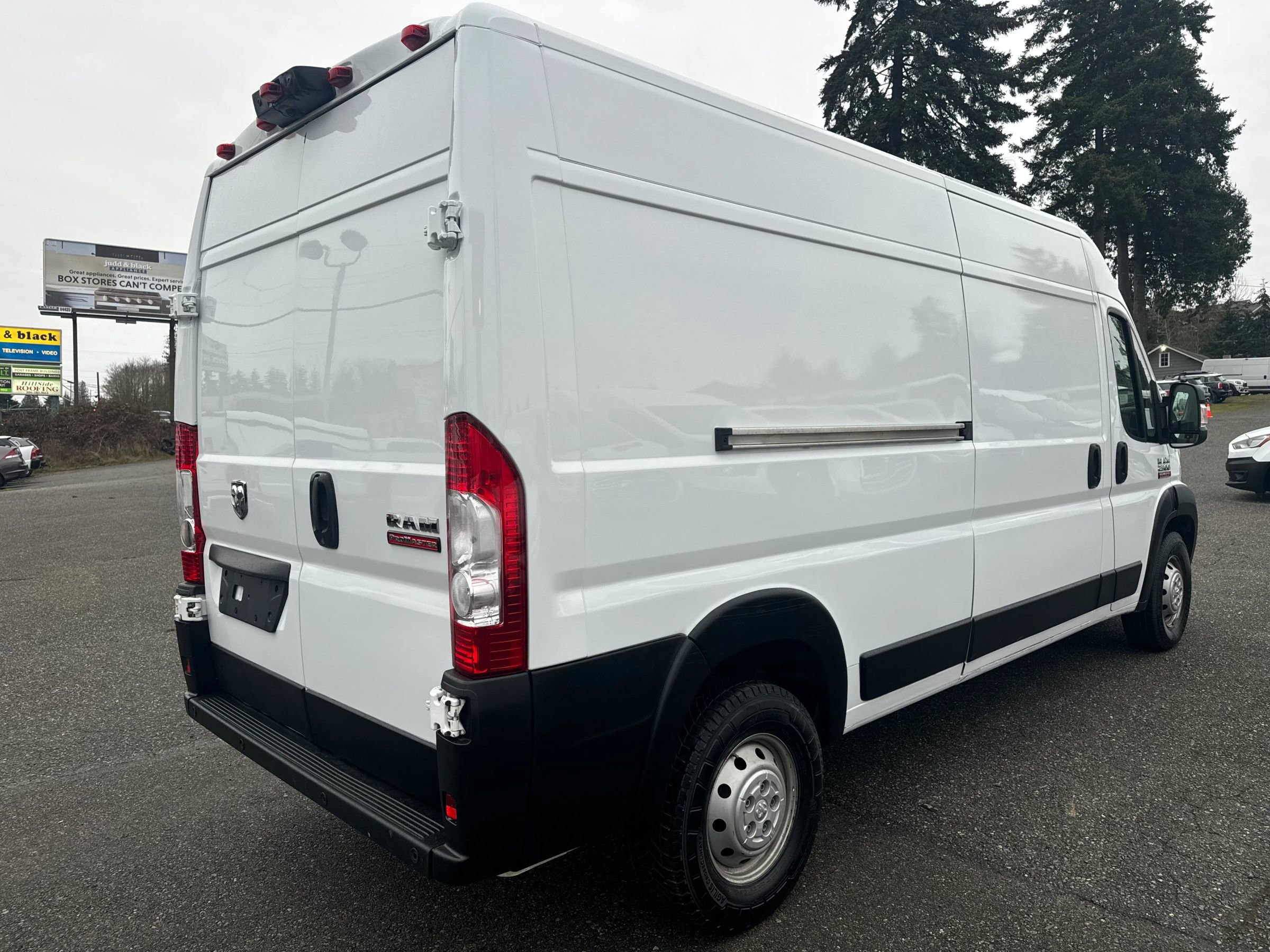 Used 2019 RAM ProMaster 2500 w/ Interior Convenience Group image 7