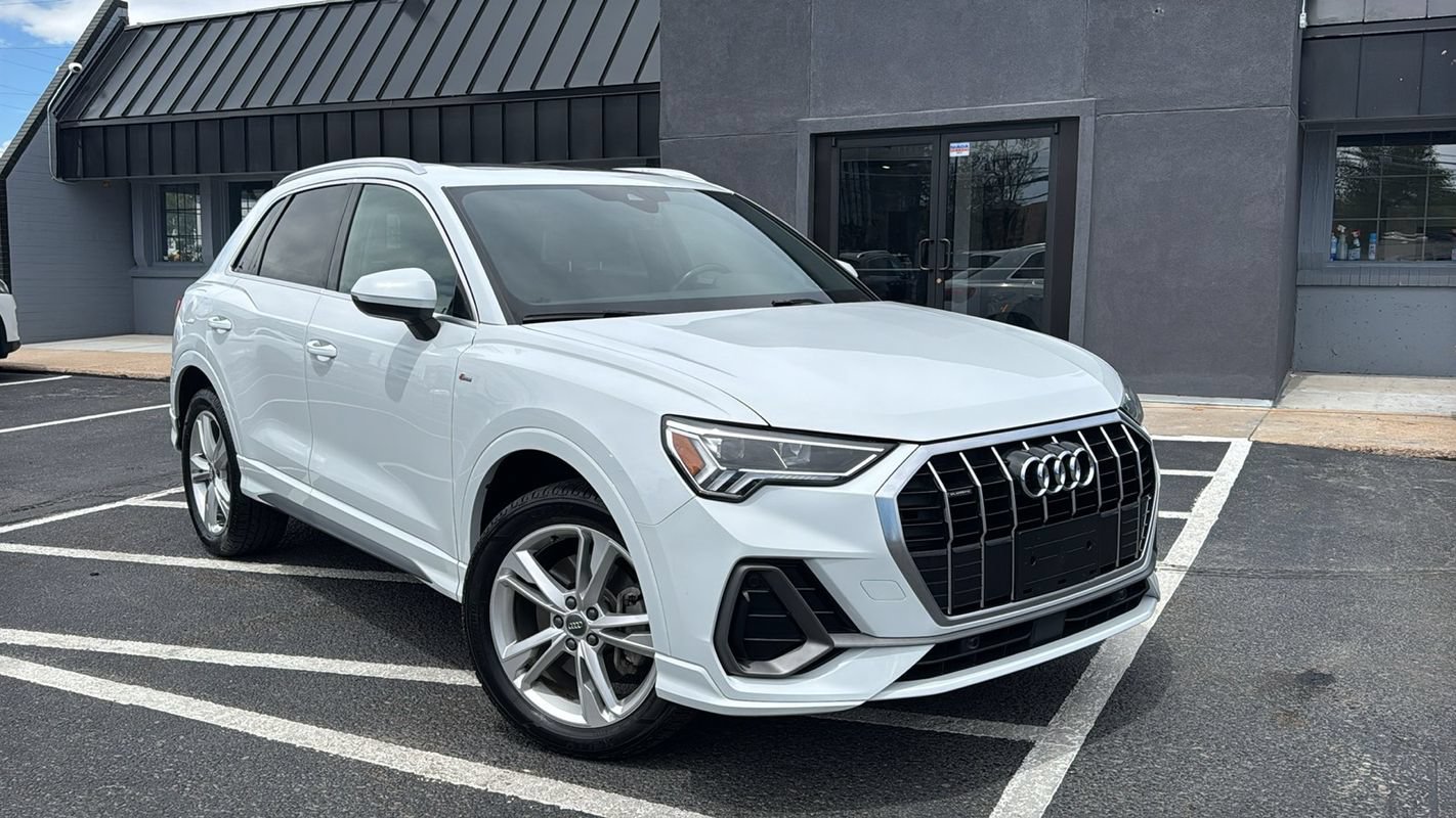 Used 2020 Audi Q3 2.0T Premium Plus w/ Premium Plus Package AWD/4WD image 1