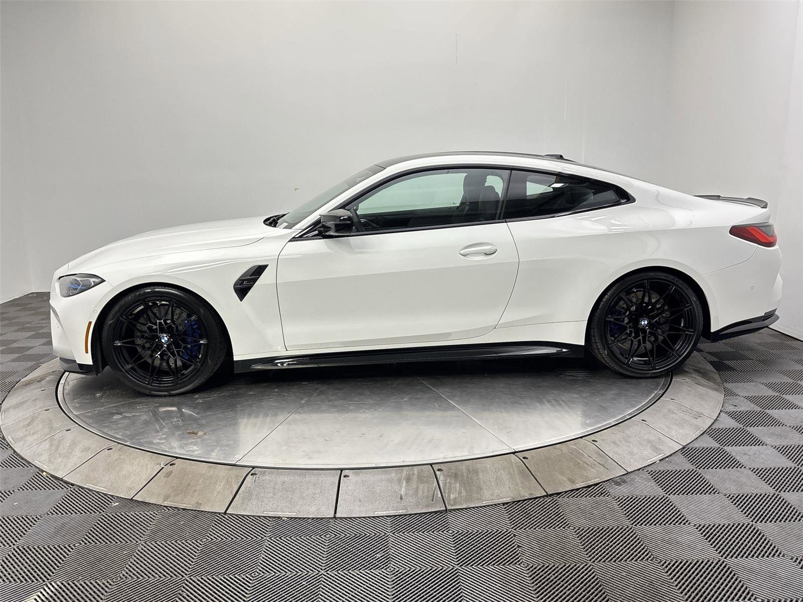 Used 2024 BMW M4 xDrive Competition w/ Executive Package image 16