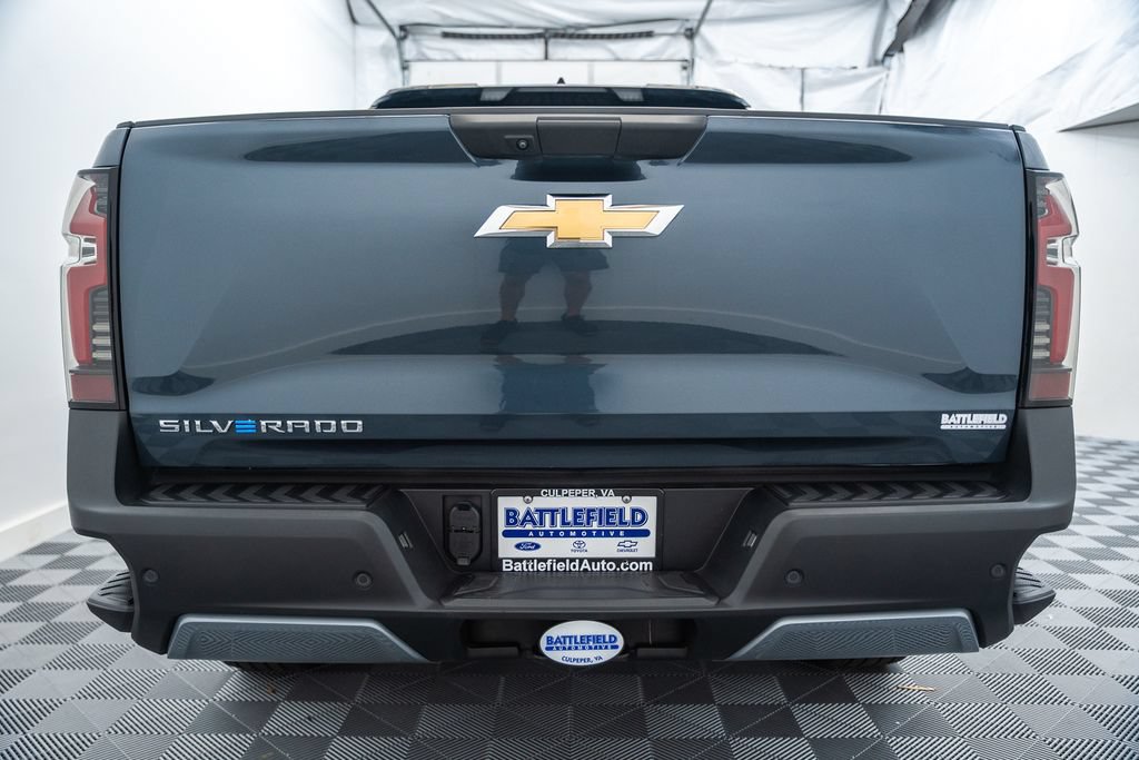 Used 2026 Chevrolet Silverado EV LT AWD/4WD image 6