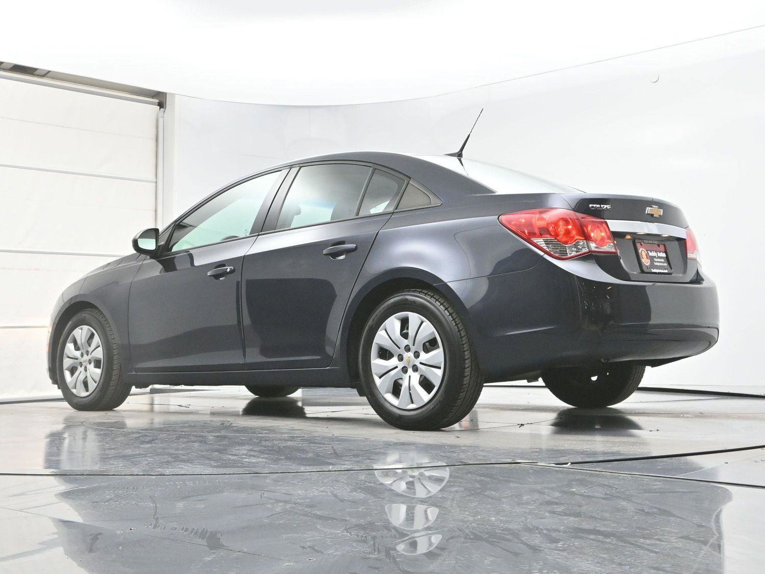Used 2014 Chevrolet Cruze LS image 26