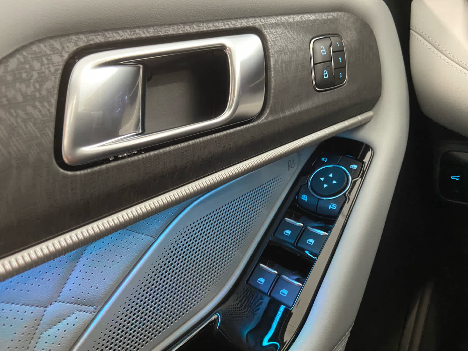 New 2026 Ford Explorer Platinum image 40