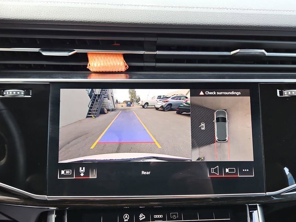 Used 2025 Audi Q7 3.0T Premium Plus image 17