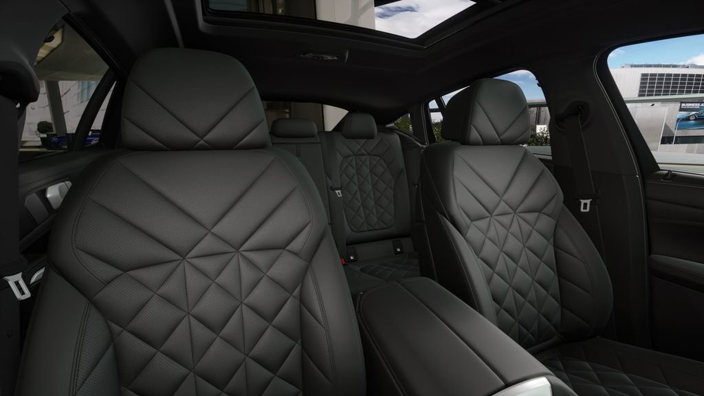 New 2026 BMW X6 xDrive40i w/ Climate Comfort Package image 36