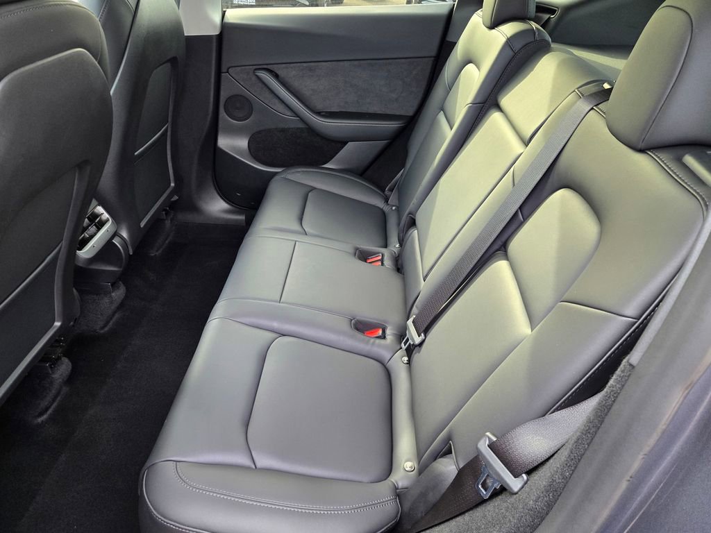 Used 2023 Tesla Model Y Long Range image 12