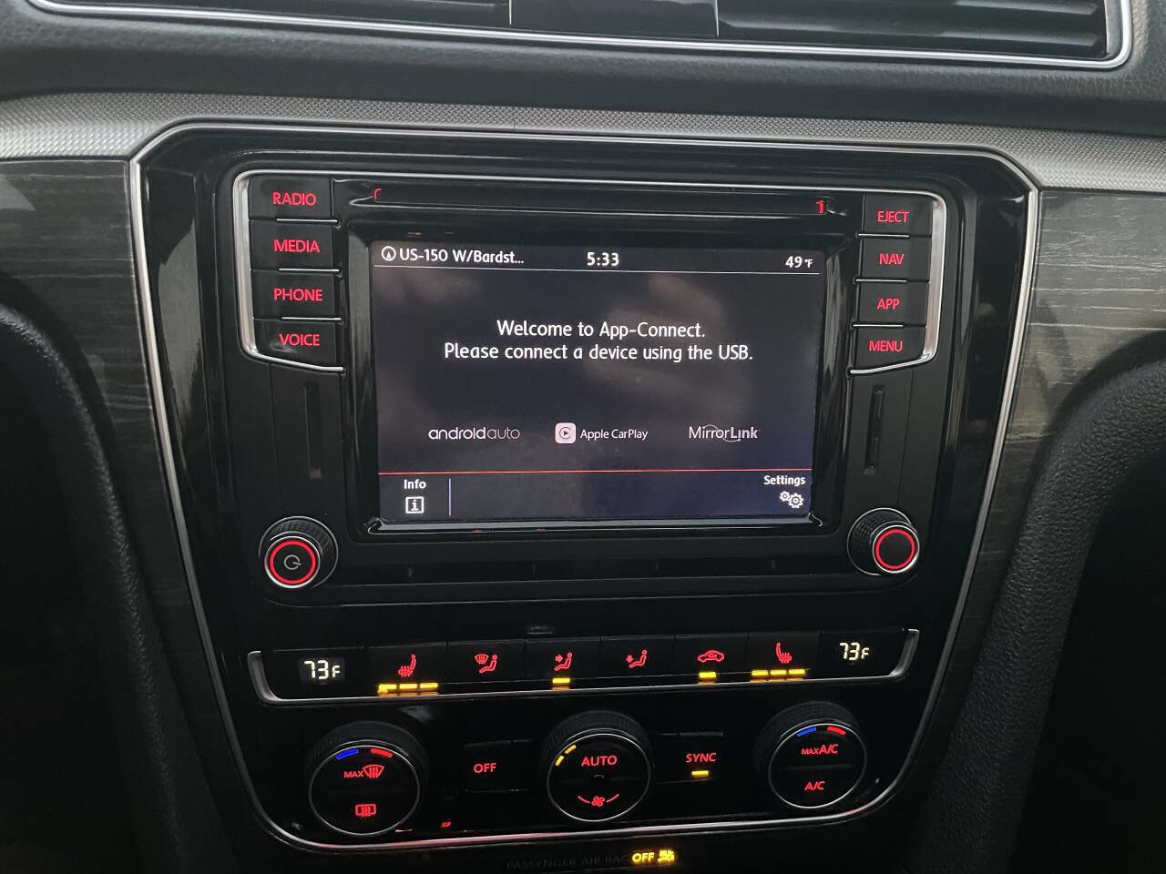 Used 2018 Volkswagen Passat 2.0T SE image 39