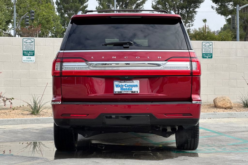 Used 2018 Lincoln Navigator L Reserve w/ Technology Package AWD/4WD image 8