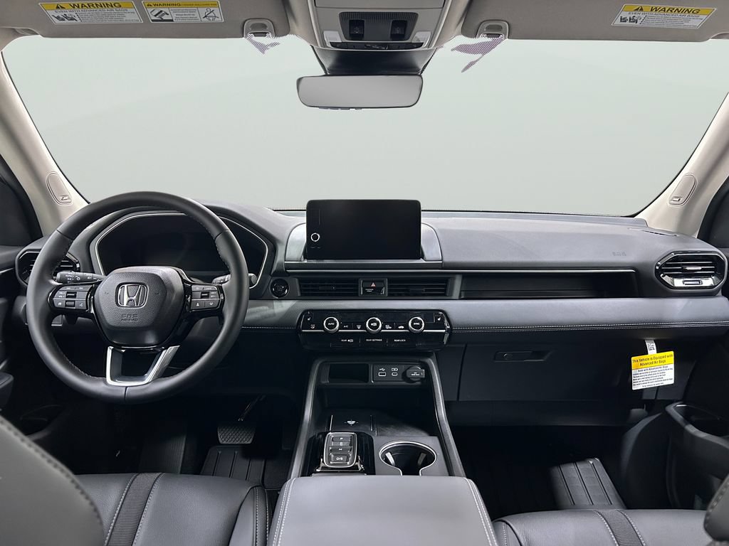 Used 2025 Honda Pilot Touring image 11