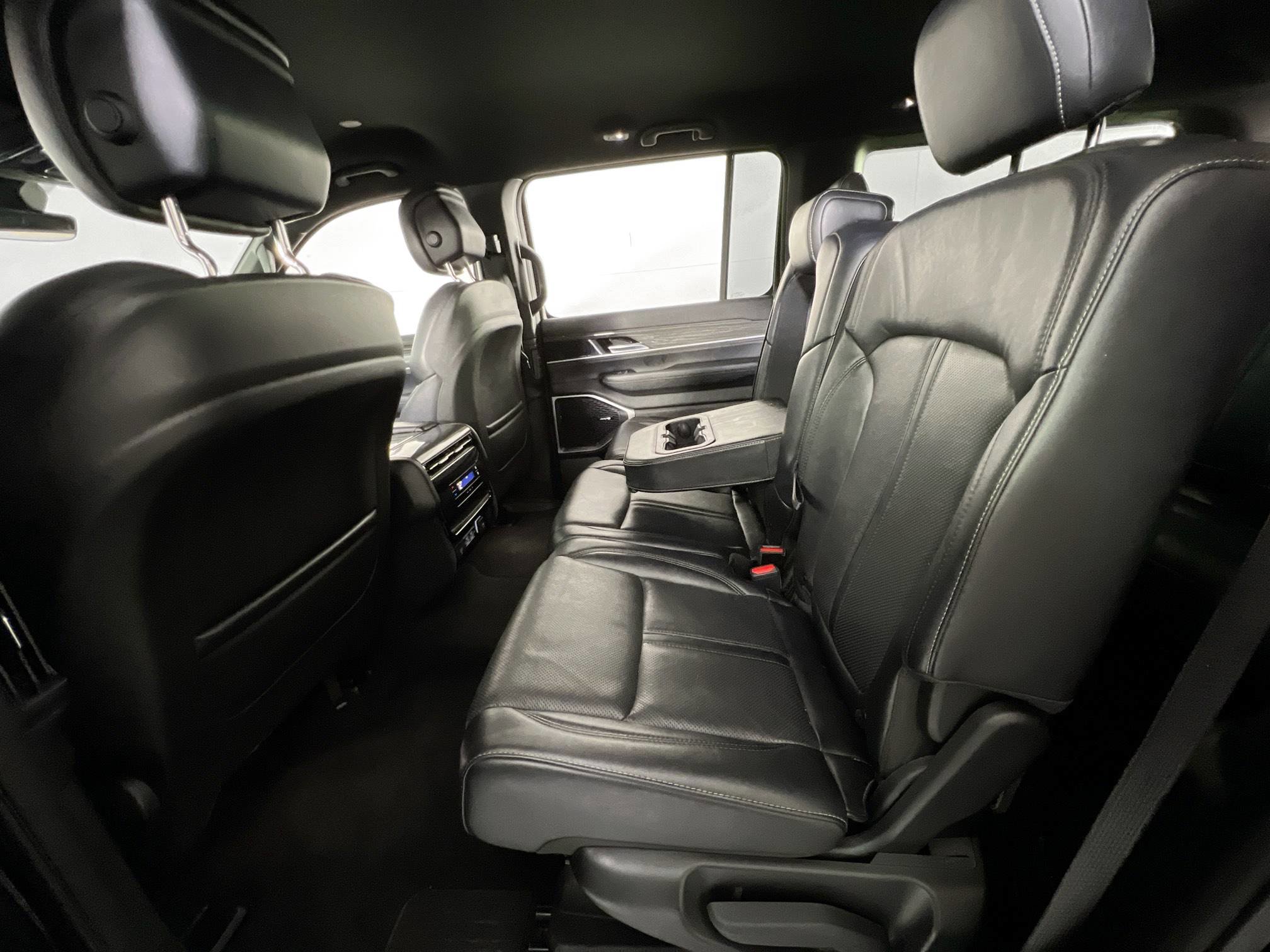 Used 2022 Jeep Wagoneer Series II image 25