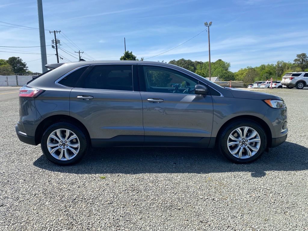 Used 2024 Ford Edge Titanium AWD/4WD image 2