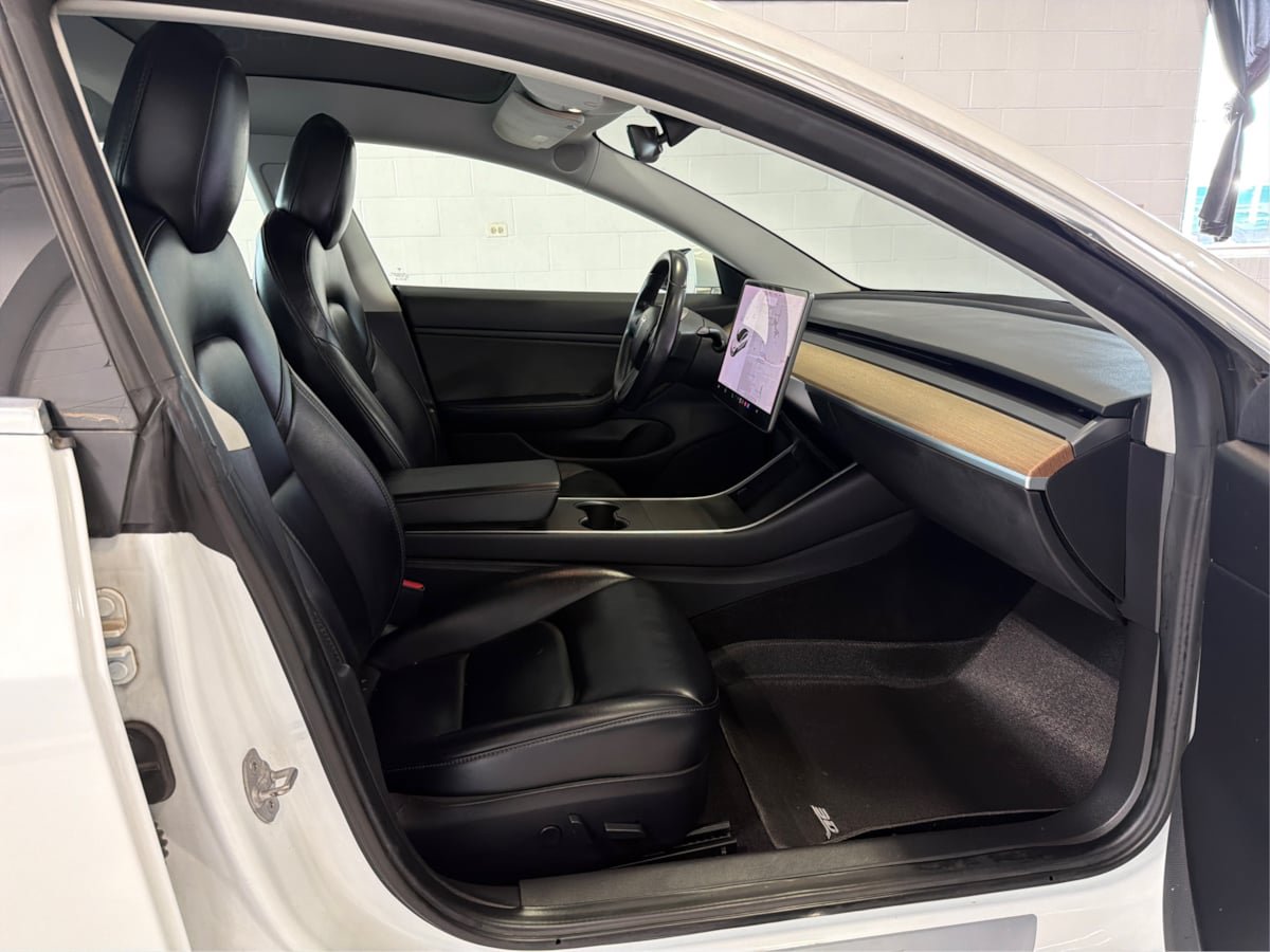 Used 2019 Tesla Model 3 Mid Range RWD image 14