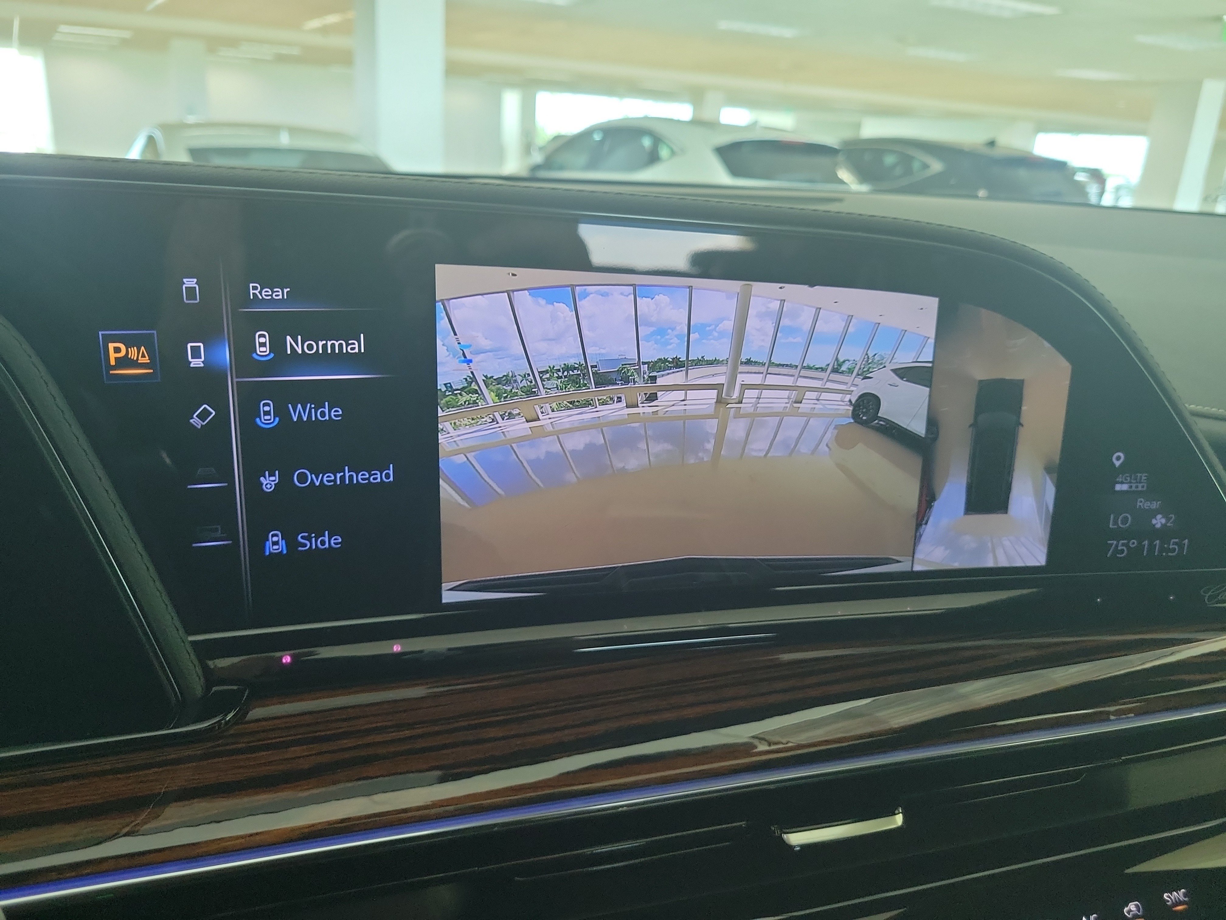 Used 2023 Cadillac Escalade Premium Luxury RWD image 34