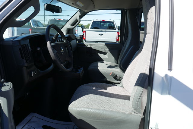 Used 2025 Chevrolet Express 2500 w/ Driver Convenience Package RWD image 2