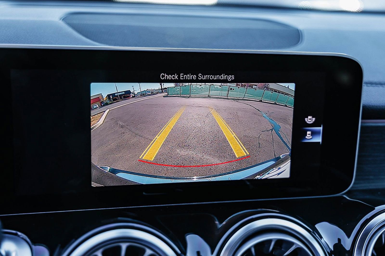 Used 2021 Mercedes-Benz GLB 250 image 23