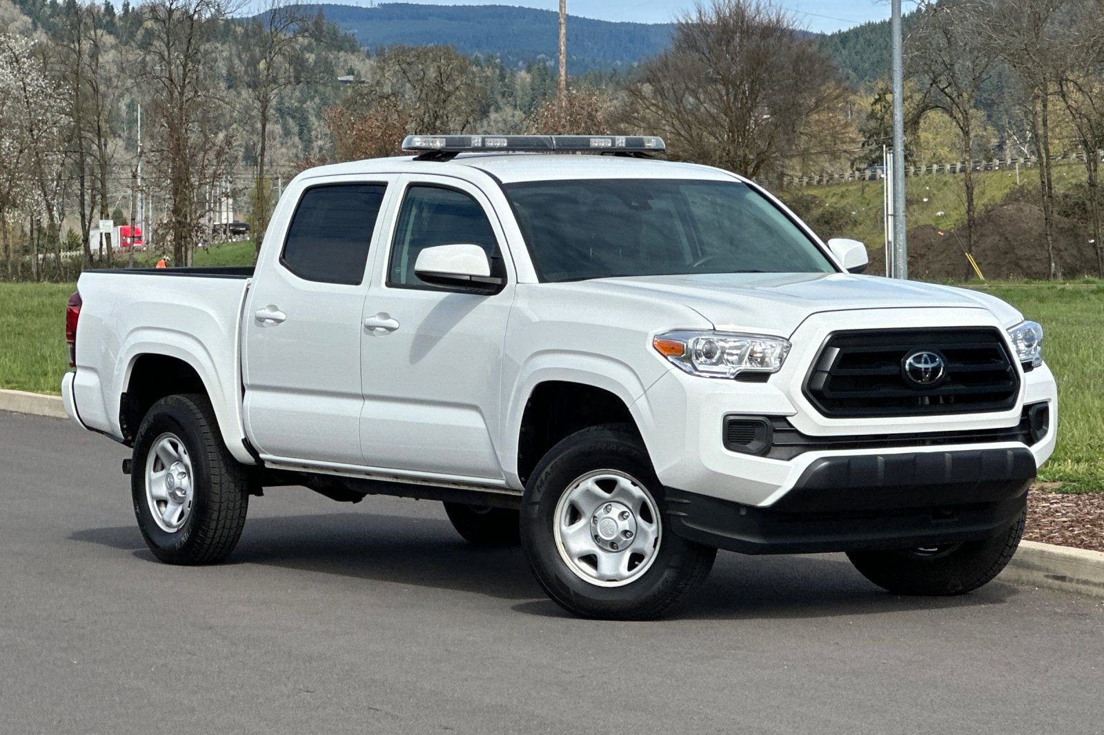 Used 2023 Toyota Tacoma SR AWD/4WD image 1