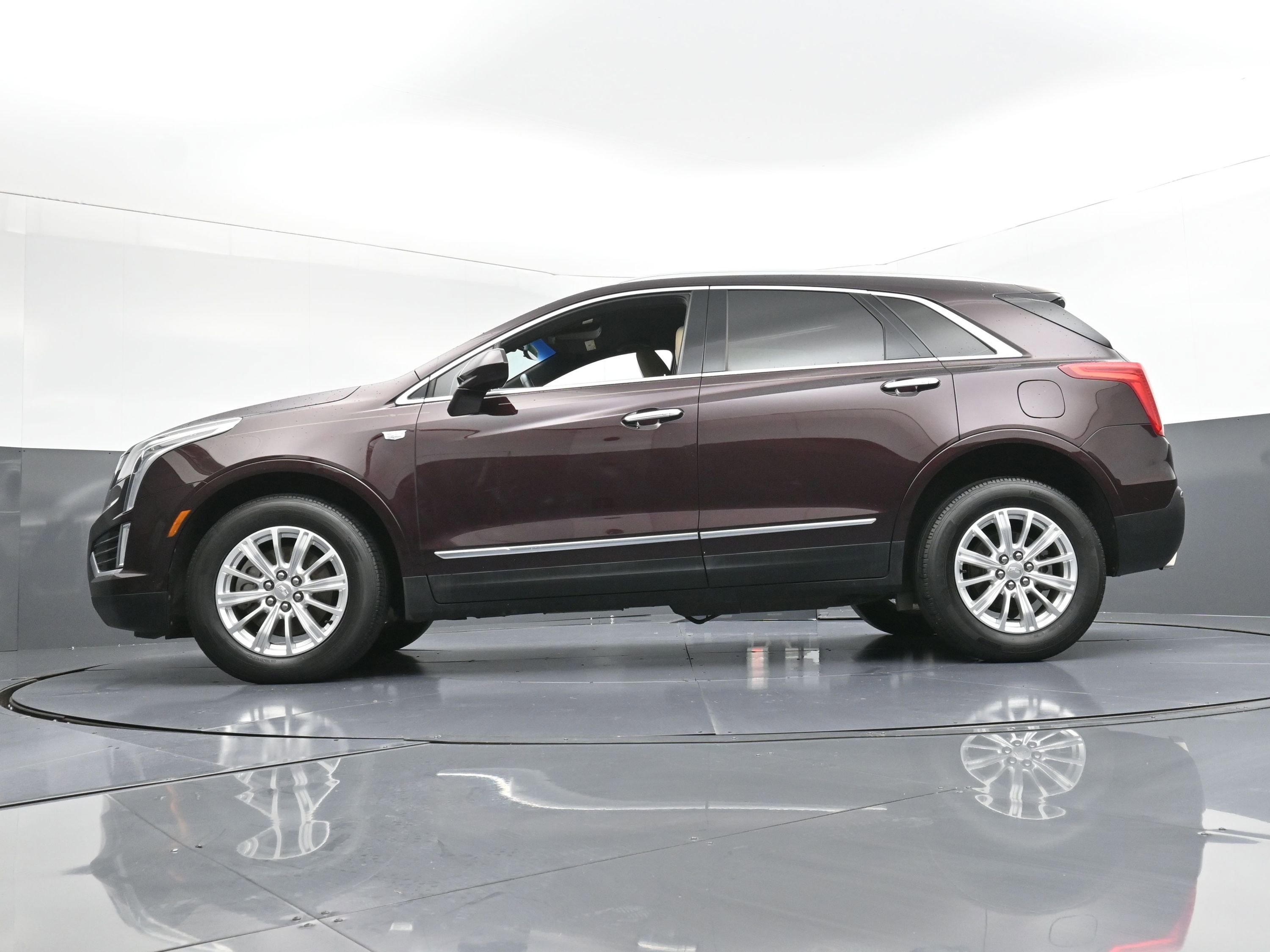 Used 2018 Cadillac XT5 FWD image 24