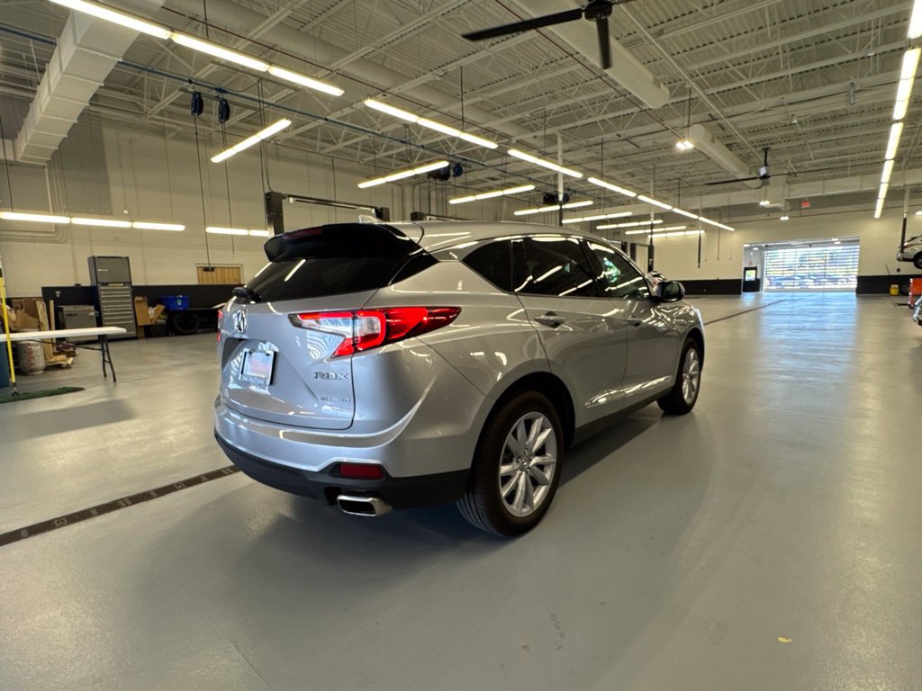 Used 2024 Acura RDX SH-AWD image 4