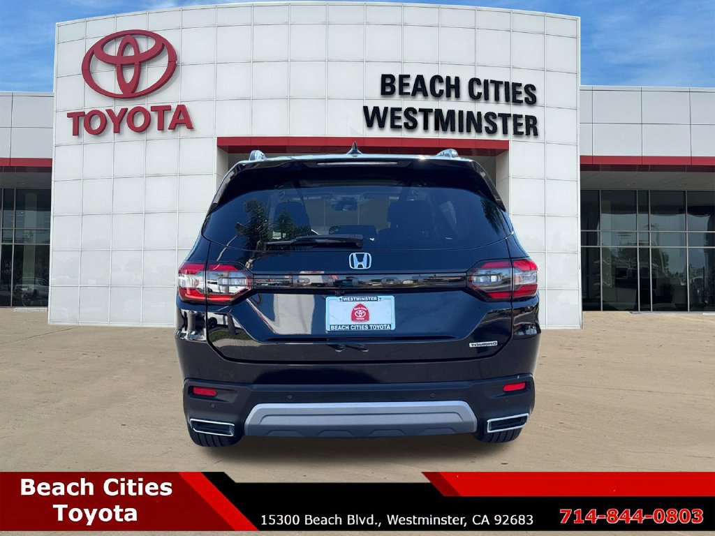Used 2024 Honda Pilot Touring image 10