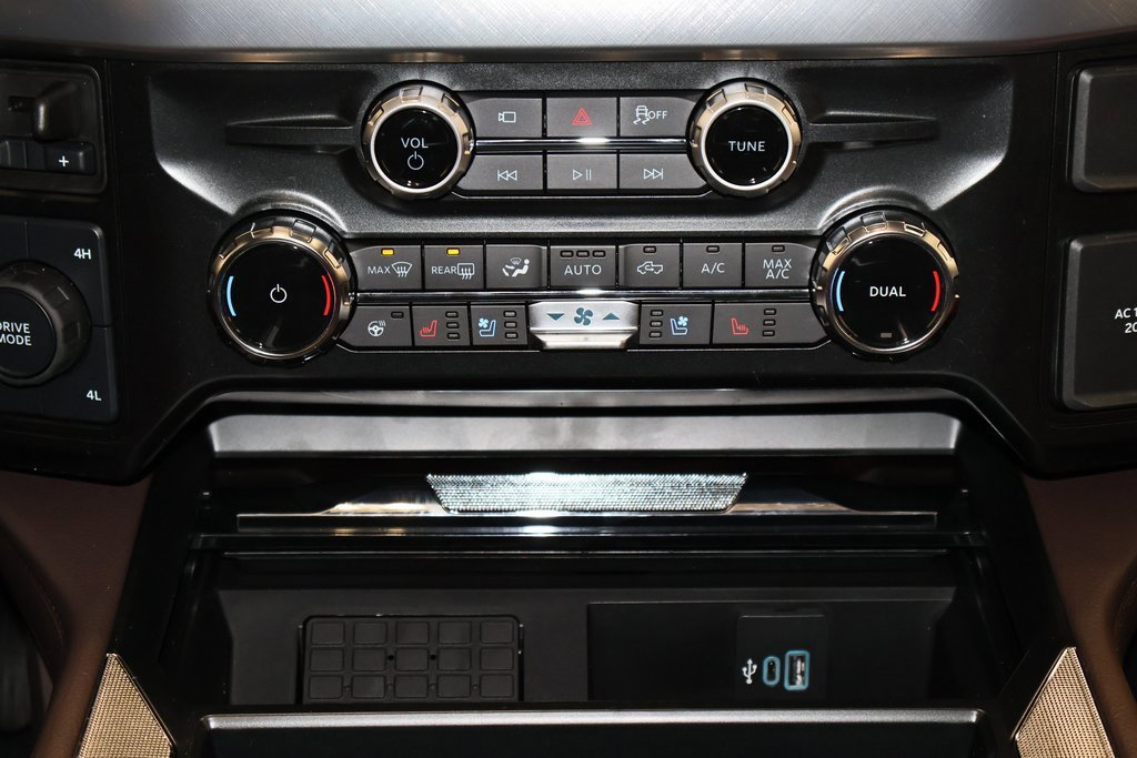 New 2025 Ford F350 King Ranch w/ Chrome Package image 27