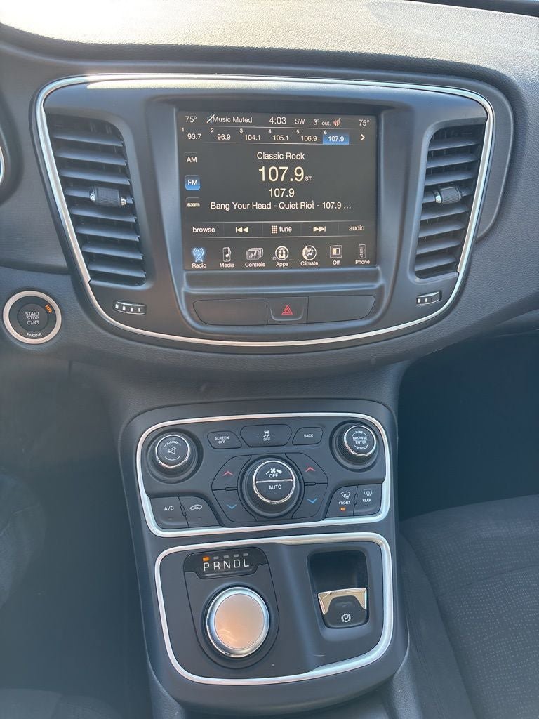 Used 2016 Chrysler 200 Limited w/ Convenience Group image 13