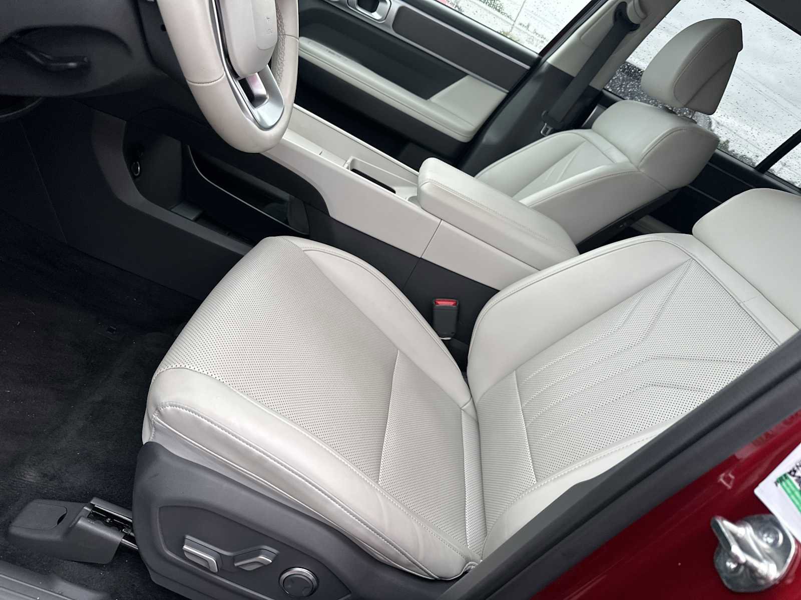 Used 2025 Hyundai Santa Fe SEL FWD image 11