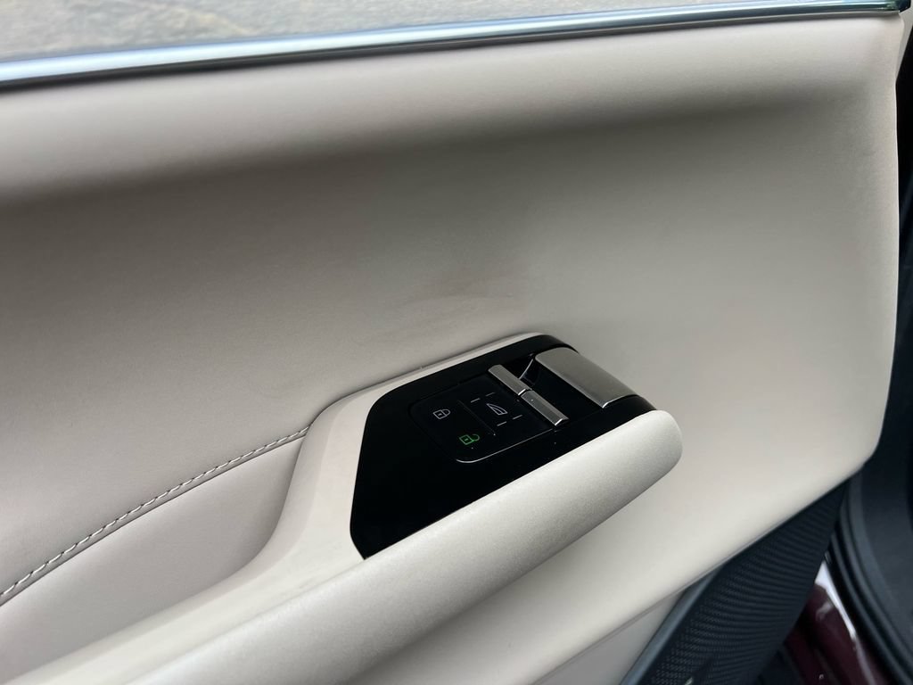 Certified 2025 Volvo EX90 Ultra AWD/4WD image 10