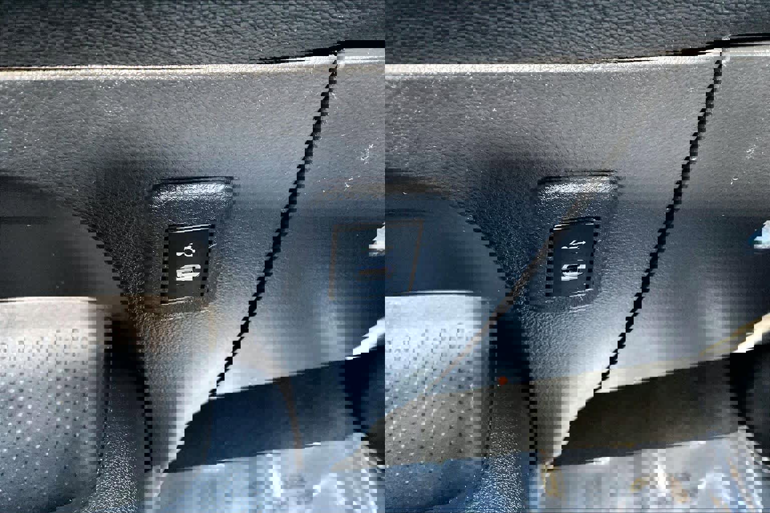 Certified 2024 Toyota Corolla LE image 33