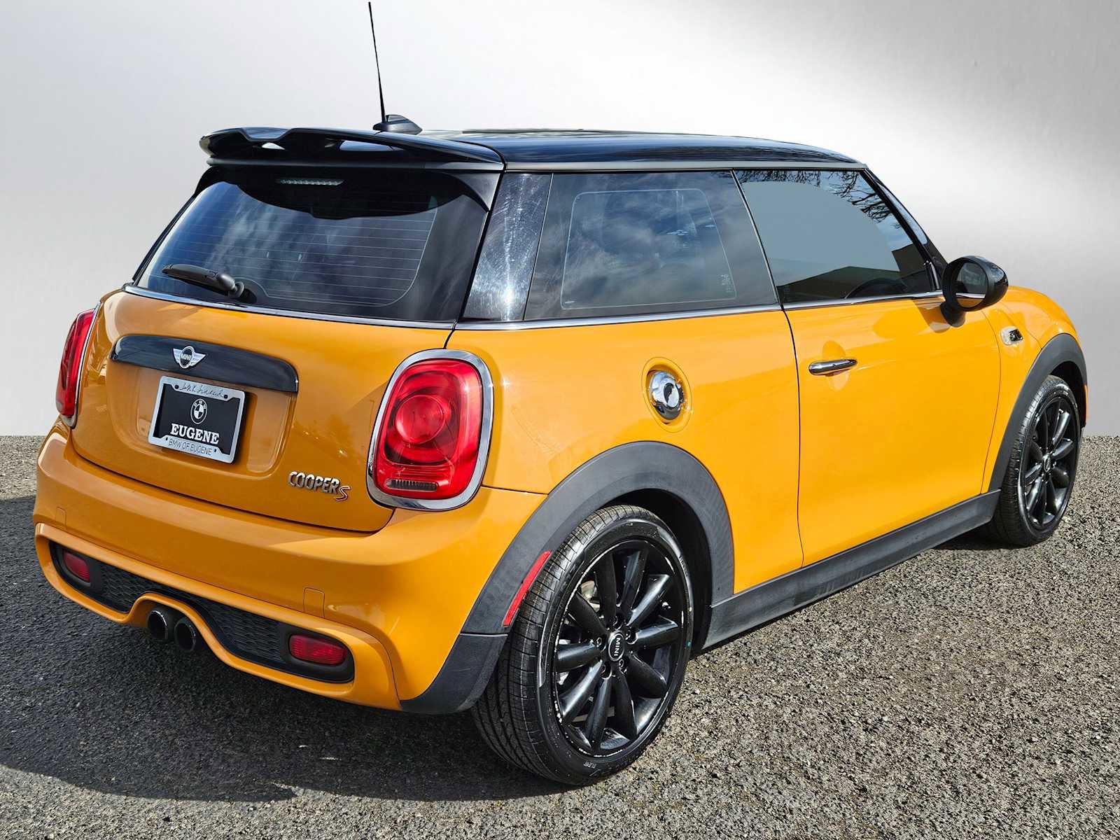 Used 2016 MINI Cooper S image 3