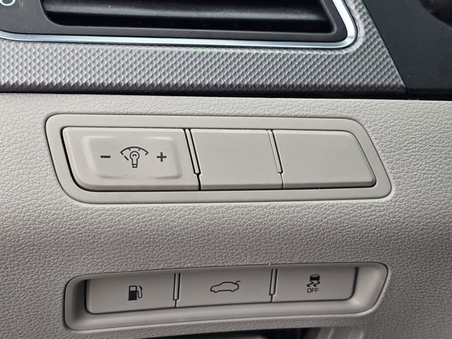 Used 2017 Hyundai Sonata SE image 6