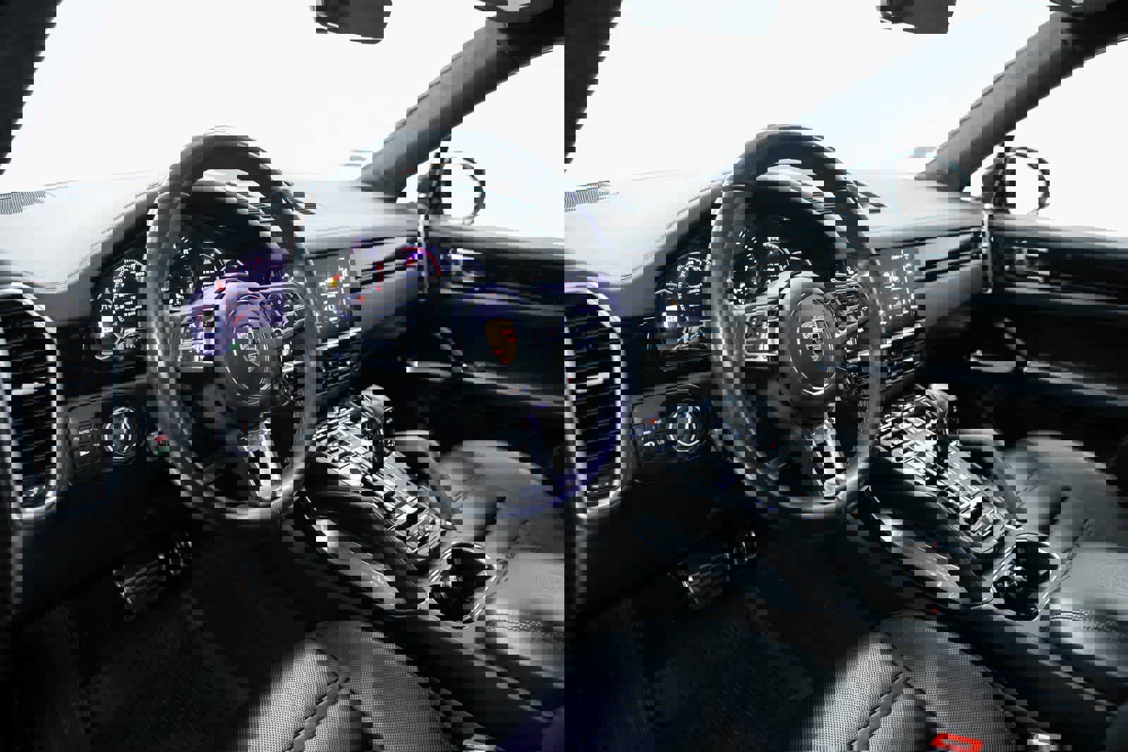 Certified 2023 Porsche Cayenne Turbo image 4