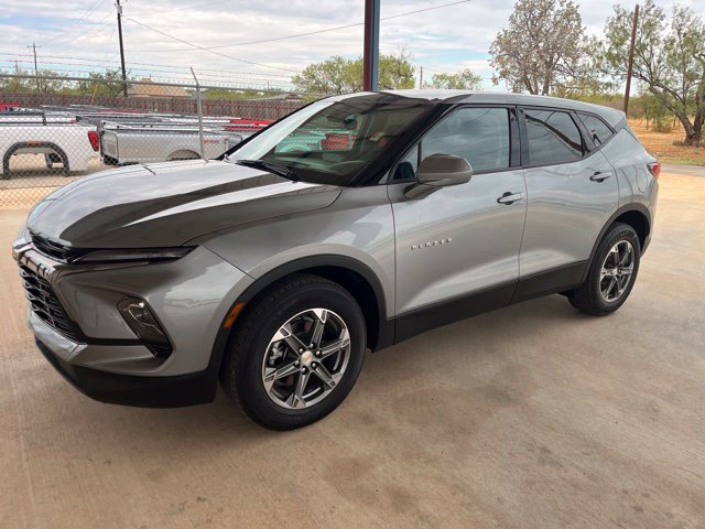 Used 2026 Chevrolet Blazer LT FWD image 1