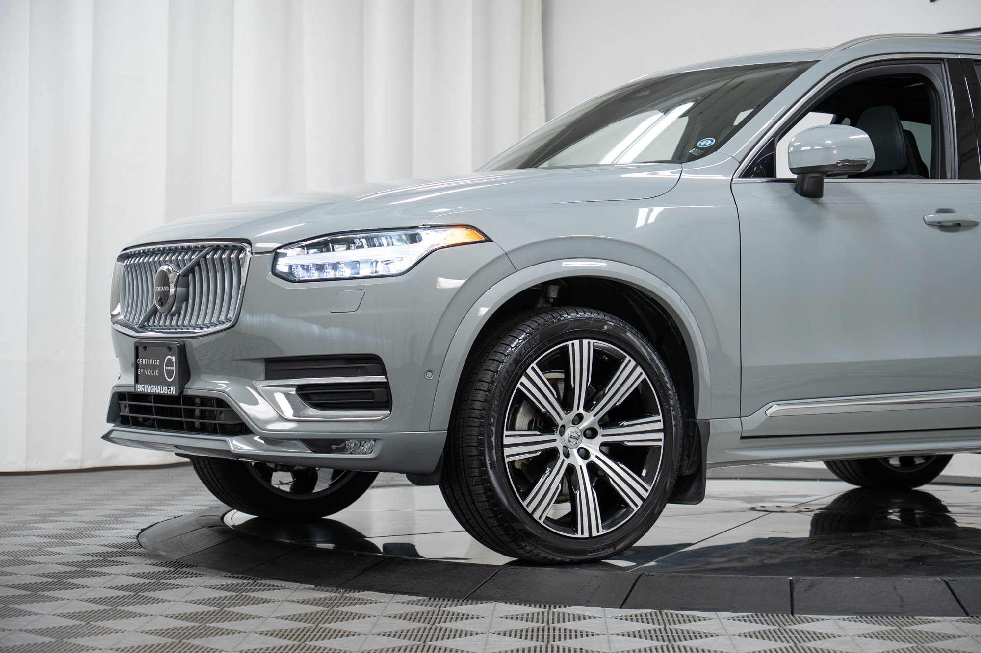 Certified 2024 Volvo XC90 B6 Ultimate w/ Protection Package Premier AWD/4WD image 26