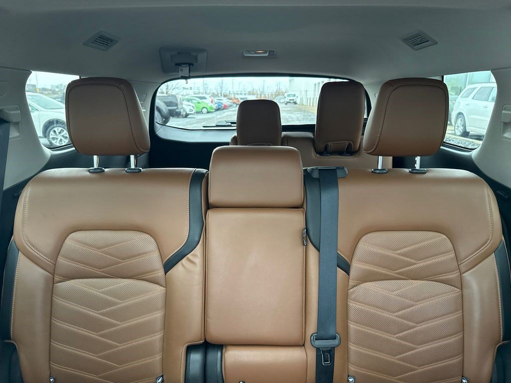 Used 2024 Nissan Pathfinder Platinum w/ Cargo Package image 20