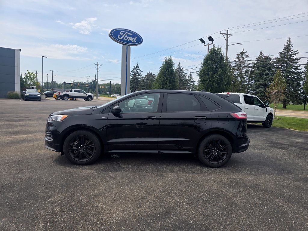 Certified 2023 Ford Edge ST-Line AWD/4WD image 2