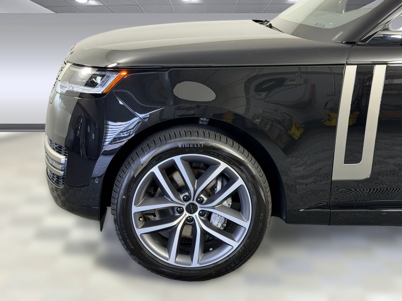 New 2026 Land Rover Range Rover Long Wheelbase SE AWD/4WD image 11