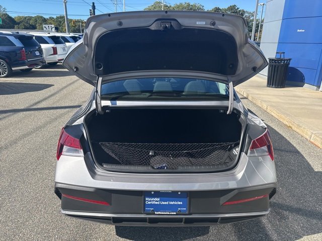 Certified 2025 Hyundai Elantra SE image 52