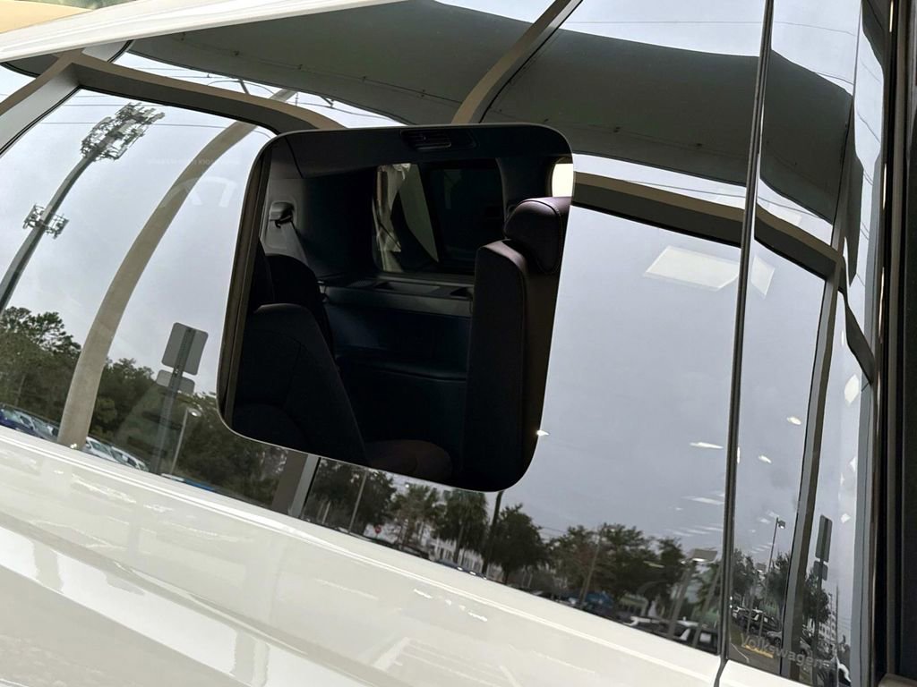 New 2025 Volkswagen ID. Buzz Pro S image 21