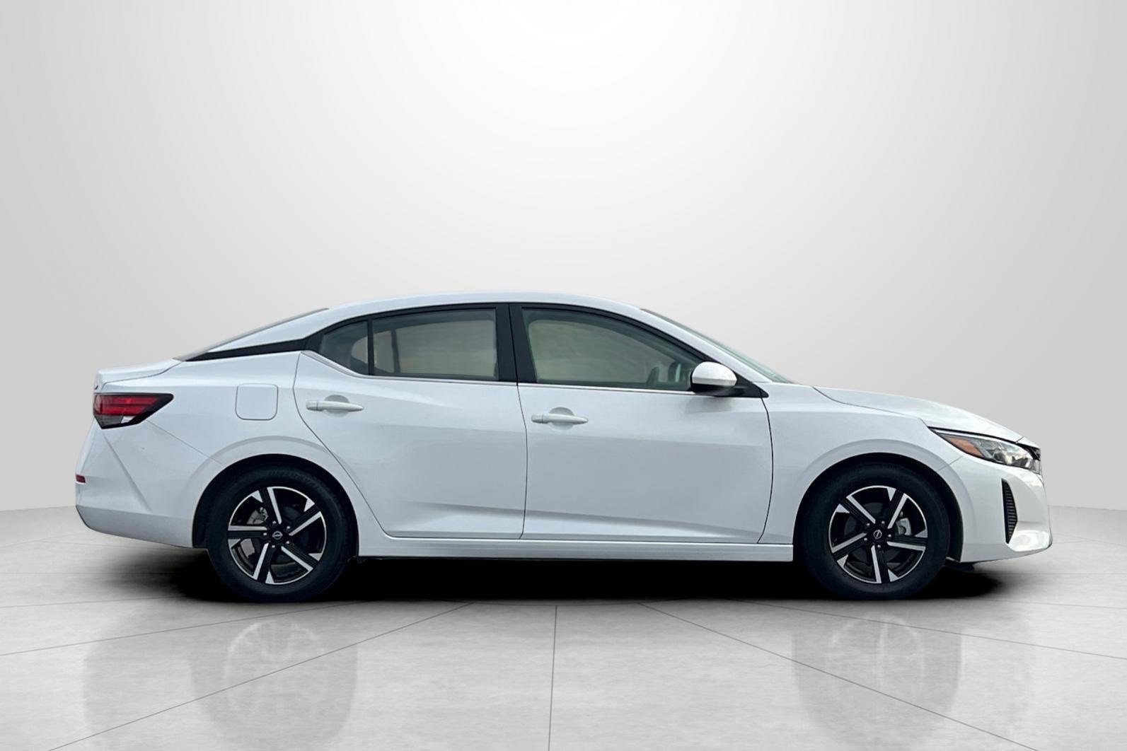 Used 2024 Nissan Sentra SV image 4